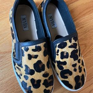 Myra leopard shoes size 7 but fits like a 6